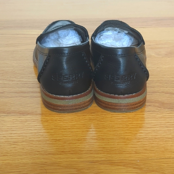 Sperry Women's Seaport Penny Loafer; US 6 (M) - Picture 7 of 11